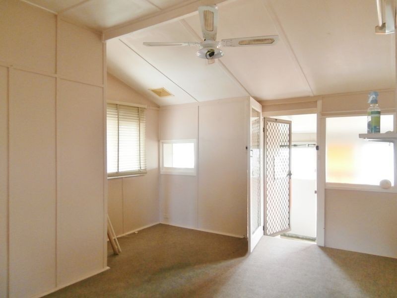 2 Coral Way, Bathurst NSW 2795