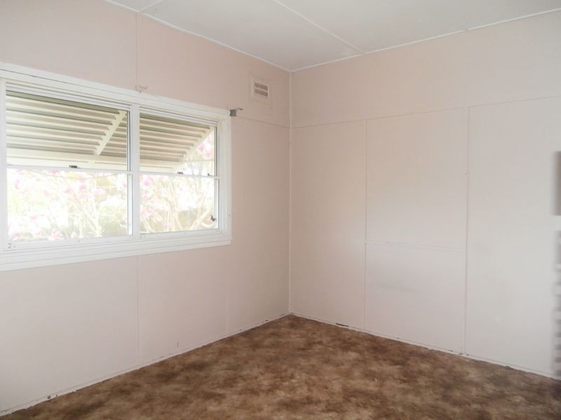 2 Coral Way, Bathurst NSW 2795