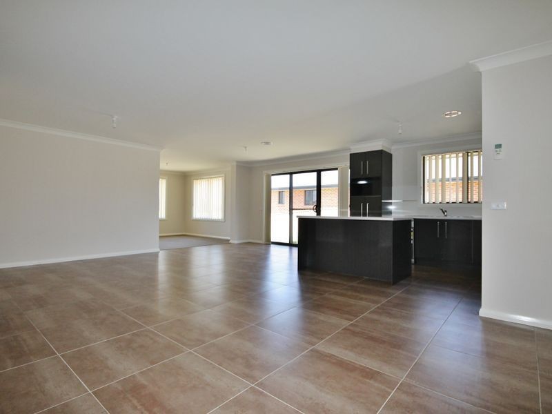 1 Jade Close, Bathurst NSW 2795