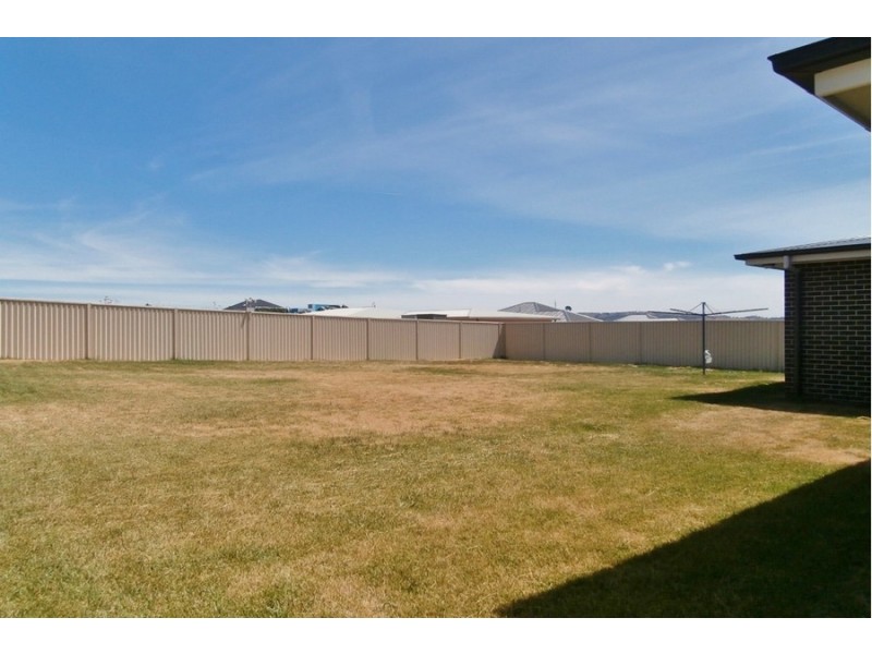 38 Mendel Drive, Bathurst NSW 2795