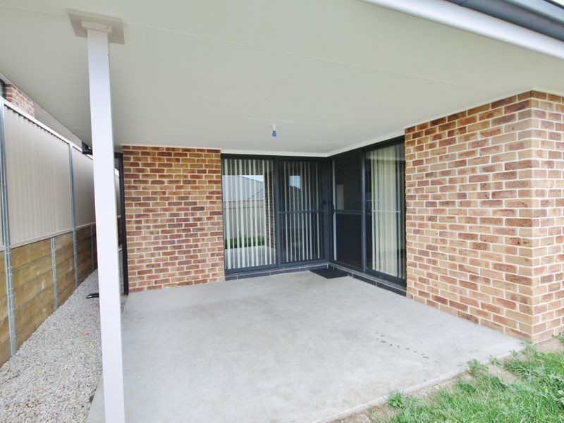 12 Amber Close, Bathurst NSW 2795