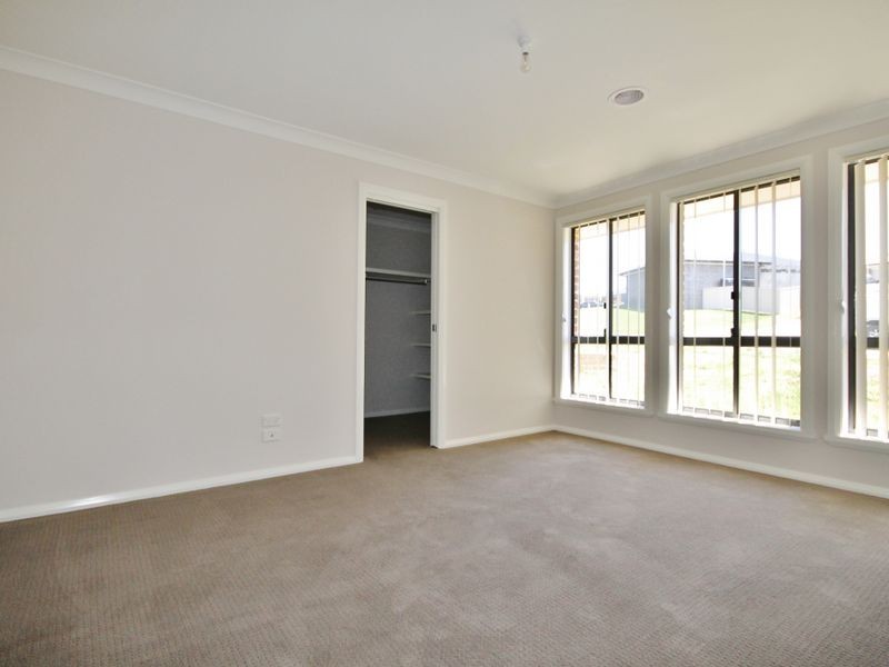 1 Jade Close, Bathurst NSW 2795