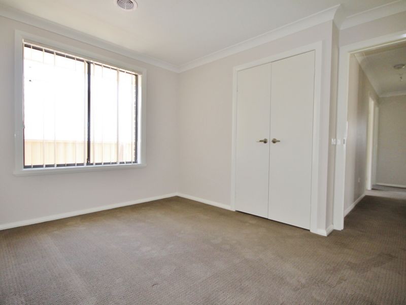 1 Jade Close, Bathurst NSW 2795