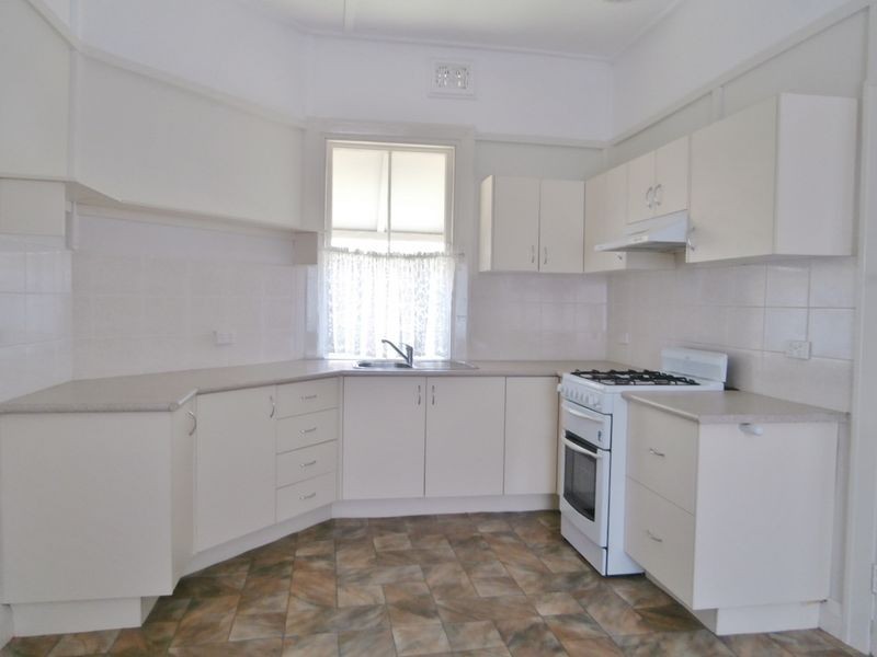 215 Brilliant Street, Bathurst NSW 2795