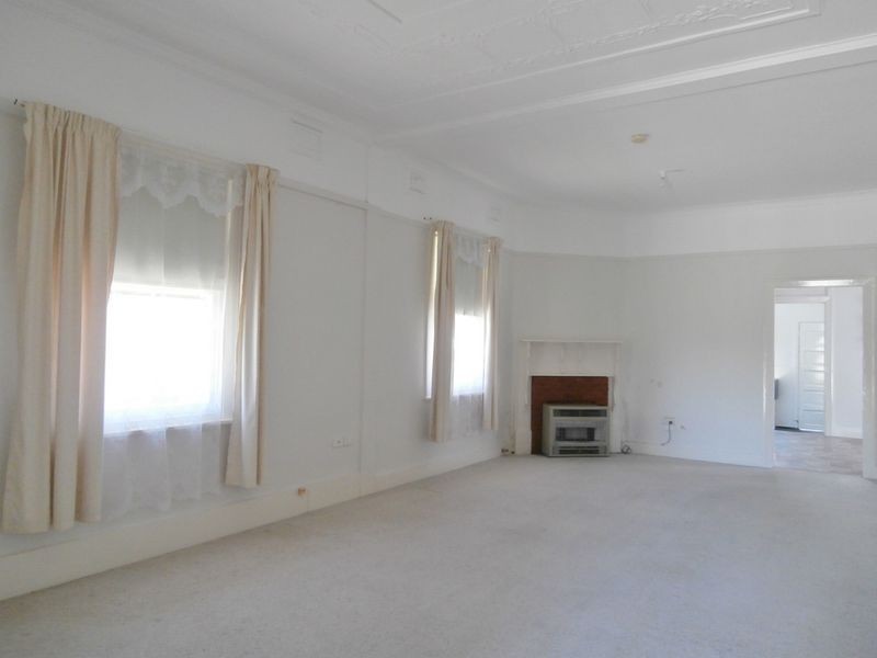 215 Brilliant Street, Bathurst NSW 2795