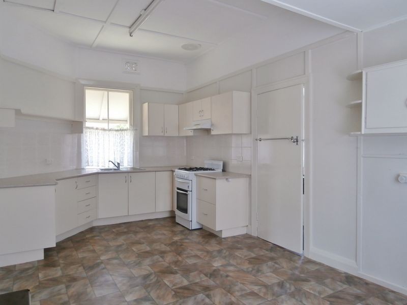 215 Brilliant Street, Bathurst NSW 2795