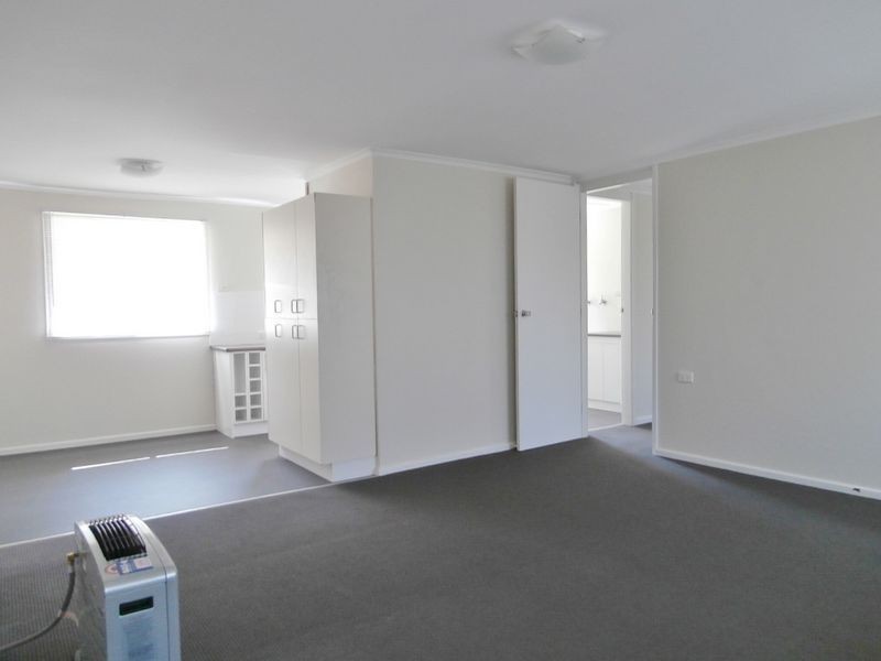 11 Arunta Street, Bathurst NSW 2795