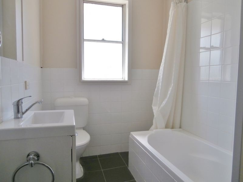 11 Arunta Street, Bathurst NSW 2795