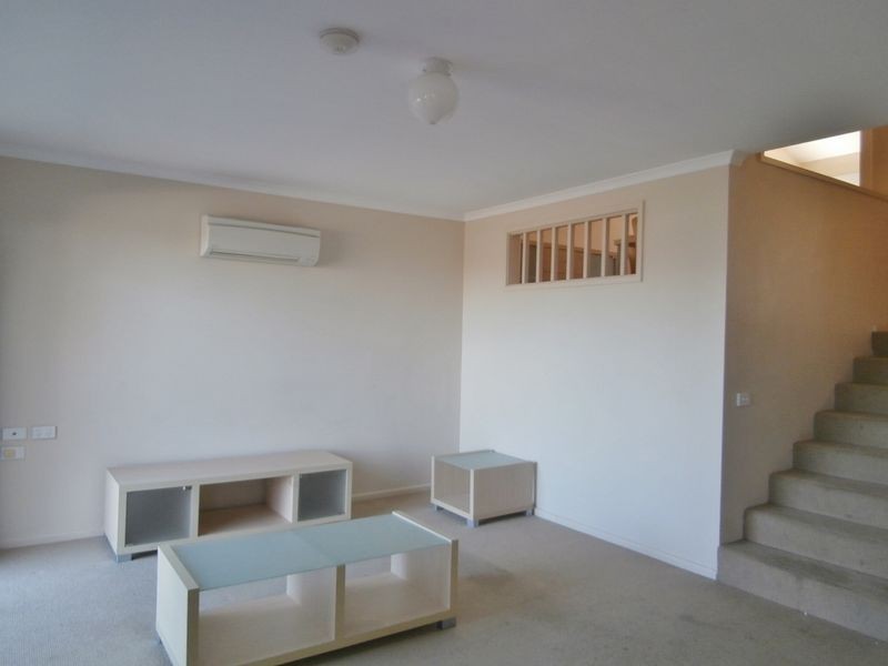 12 Ribbon Gum Place, Bathurst NSW 2795