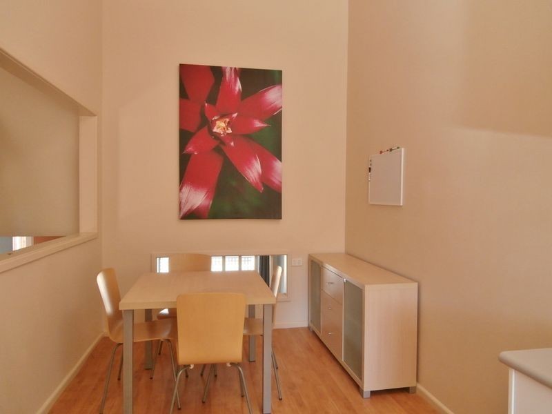 12 Ribbon Gum Place, Bathurst NSW 2795