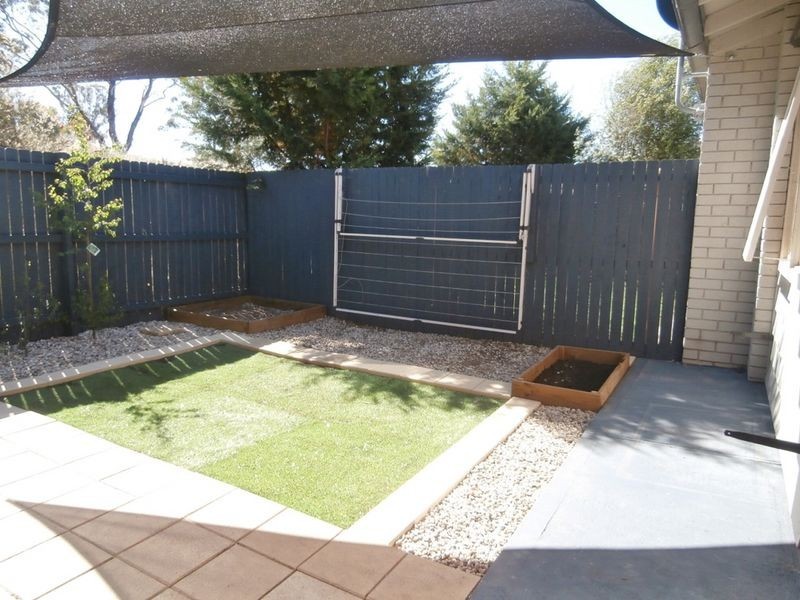 12 Ribbon Gum Place, Bathurst NSW 2795