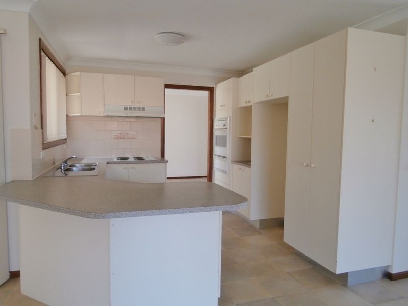 49 Freestone Way, Bathurst NSW 2795