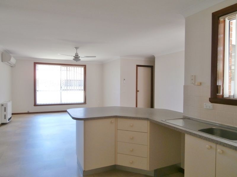 49 Freestone Way, Bathurst NSW 2795