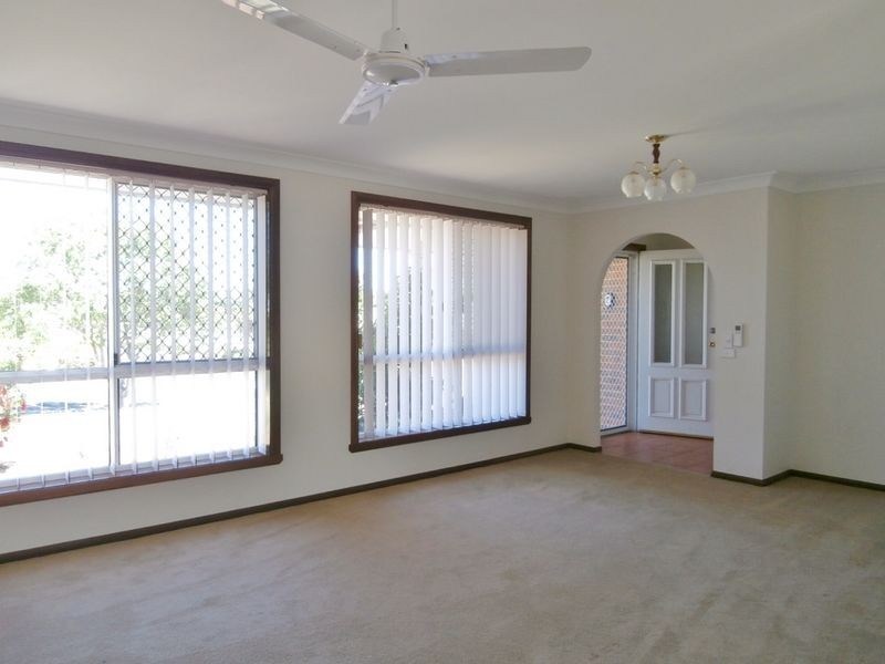 49 Freestone Way, Bathurst NSW 2795