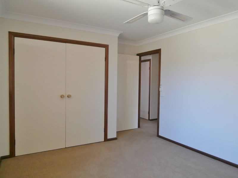 49 Freestone Way, Bathurst NSW 2795
