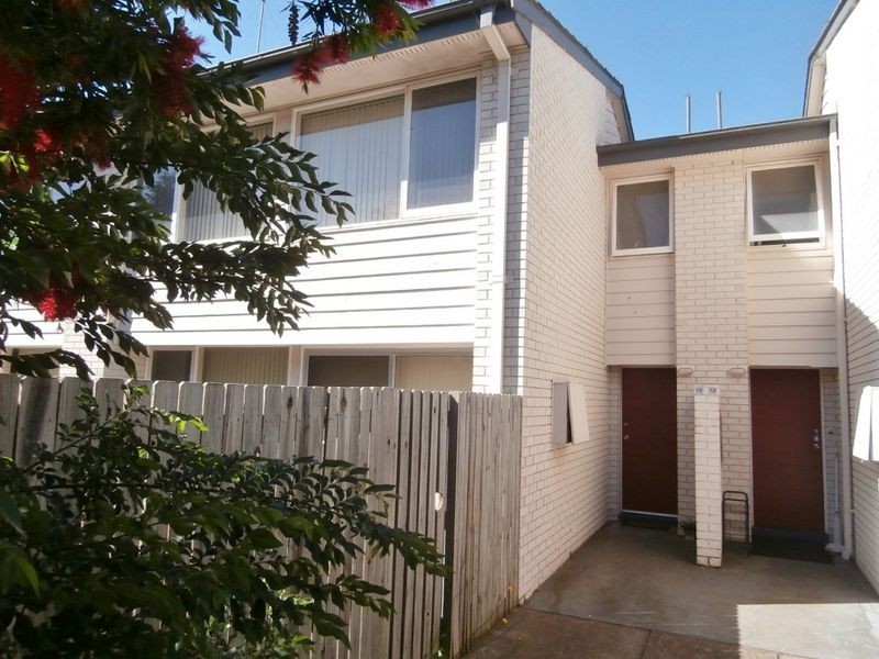 15 Ribbon Gum Place, Bathurst NSW 2795