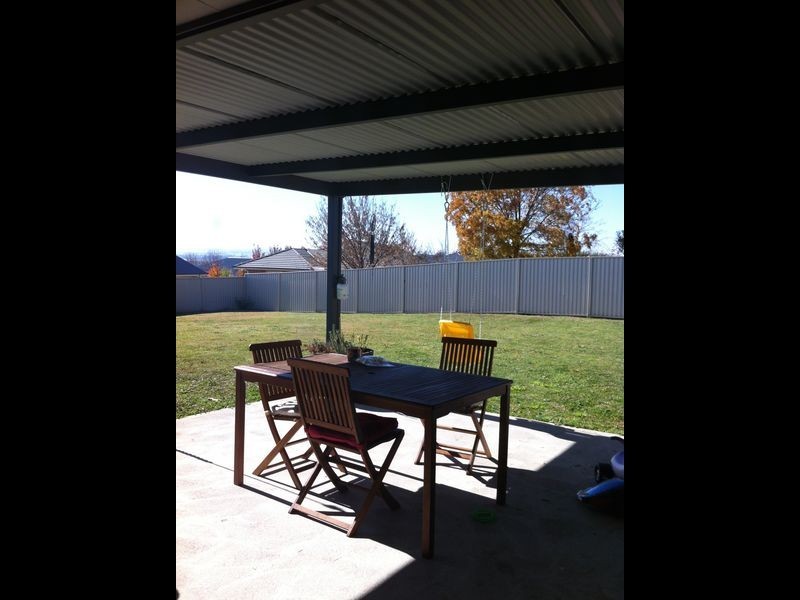 15 Howarth Close, Bathurst NSW 2795