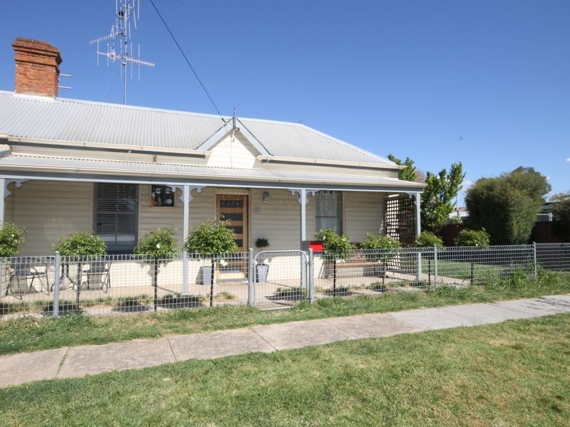 42 Rankin Street, Bathurst NSW 2795