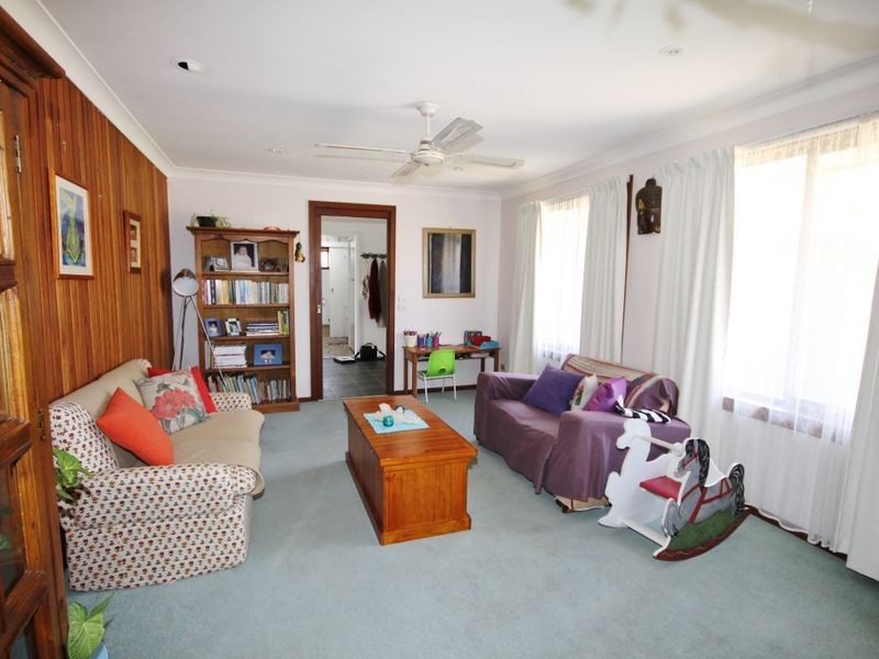 8 Camidge Close, Kelso NSW 2795