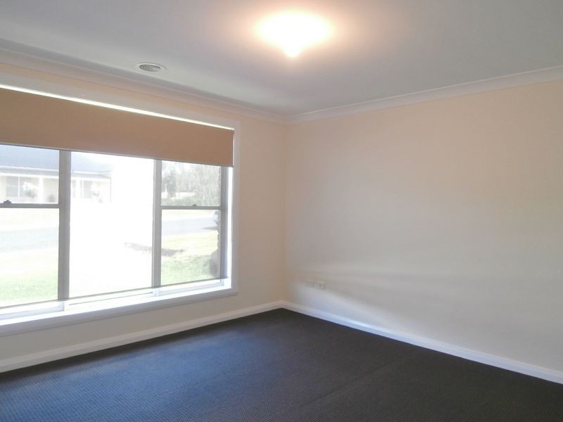 2 Joubert Drive, Bathurst NSW 2795