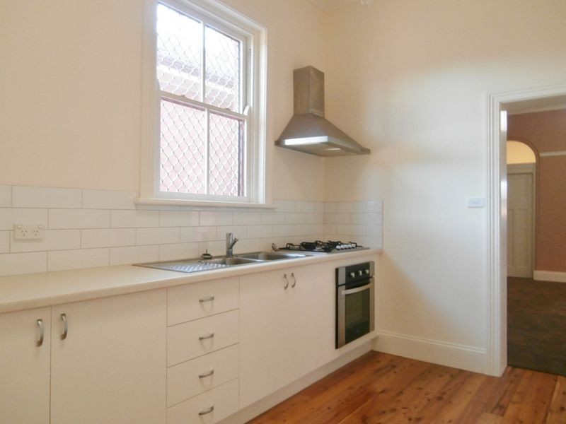 212 Russell Street, Bathurst NSW 2795