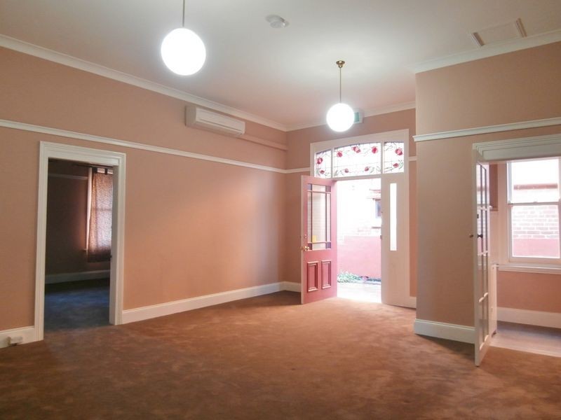 212 Russell Street, Bathurst NSW 2795