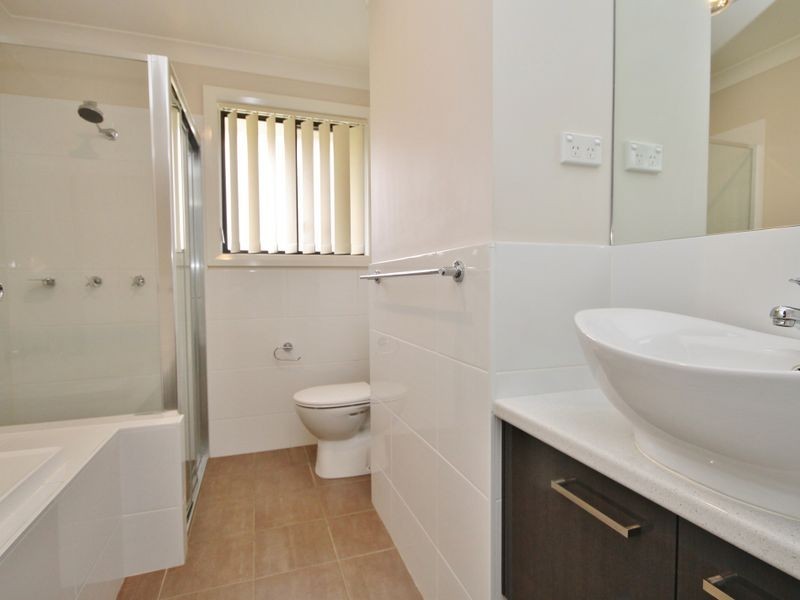 12 Amber Close, Bathurst NSW 2795