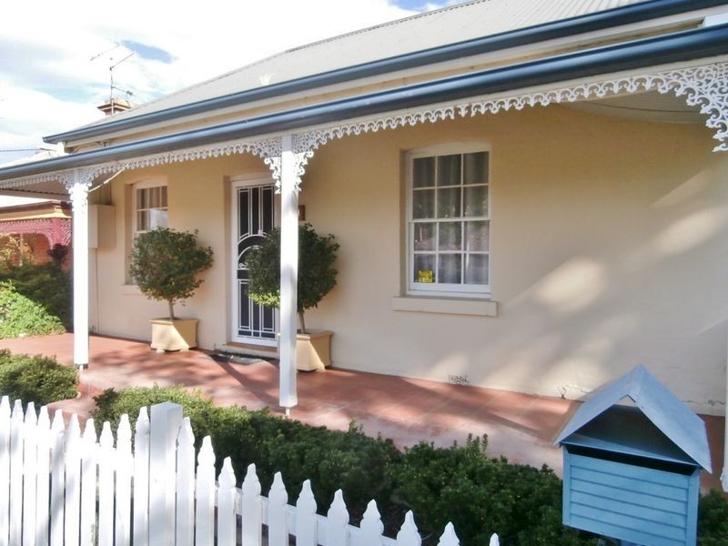 114 Peel Street, Bathurst NSW 2795