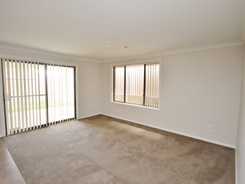 12 Amber Close, Bathurst NSW 2795