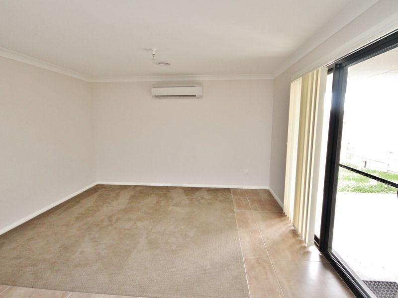 12 Amber Close, Bathurst NSW 2795