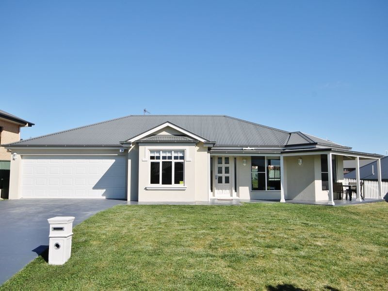 34 Darwin Drive, Llanarth NSW 2795