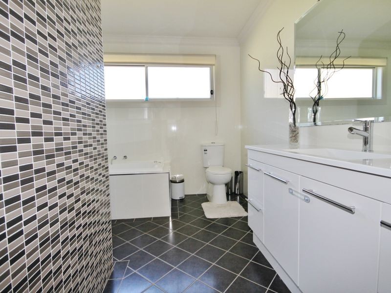 34 Darwin Drive, Llanarth NSW 2795