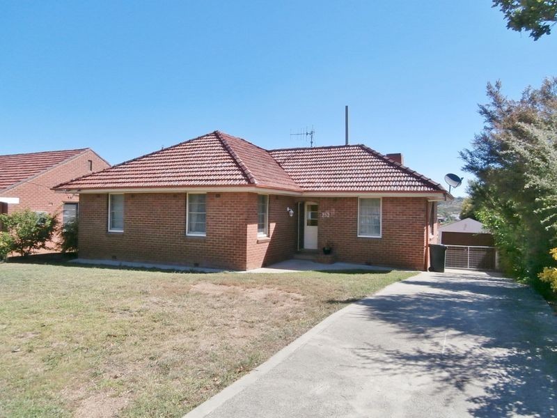 252 Lambert Street, Bathurst NSW 2795