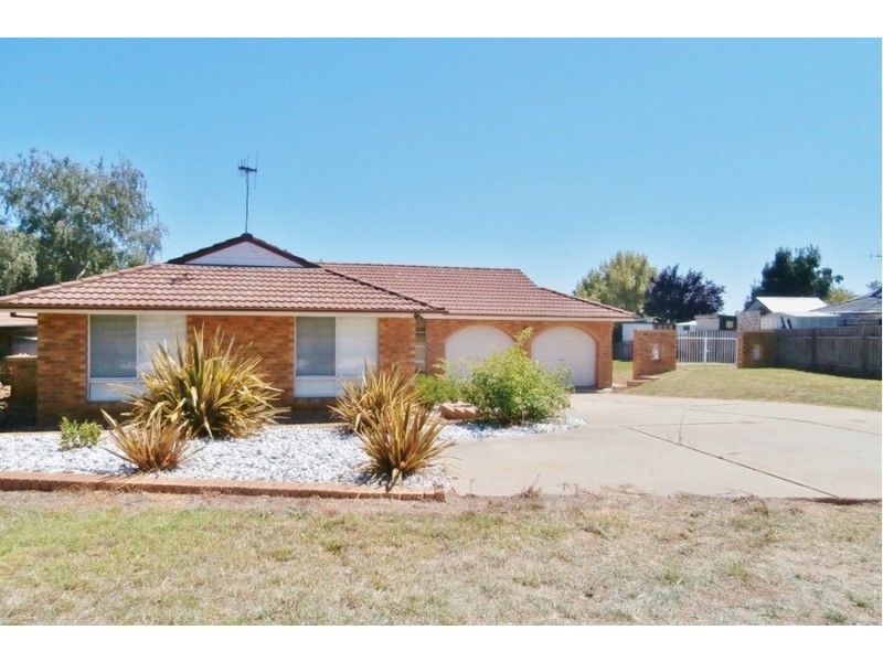 14 Swanbrooke Street, Bathurst NSW 2795