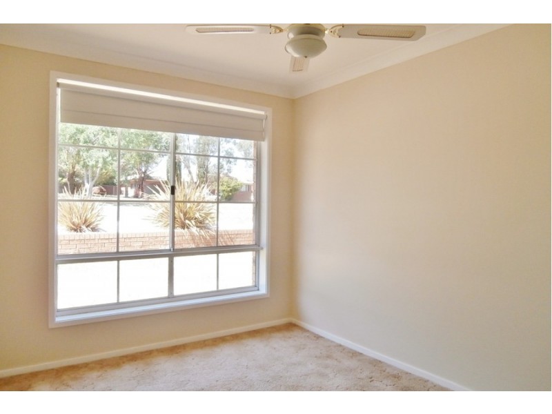 14 Swanbrooke Street, Bathurst NSW 2795