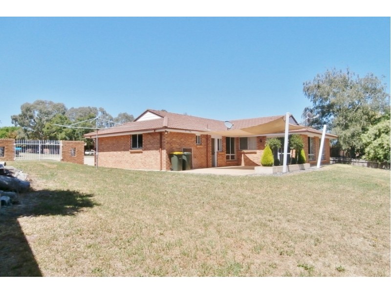 14 Swanbrooke Street, Bathurst NSW 2795