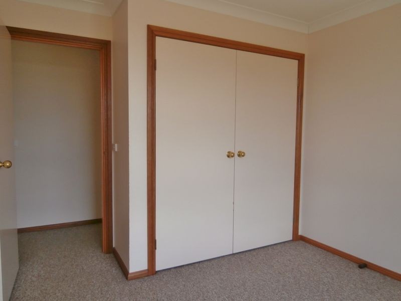 11 Bayliss Street, Bathurst NSW 2795