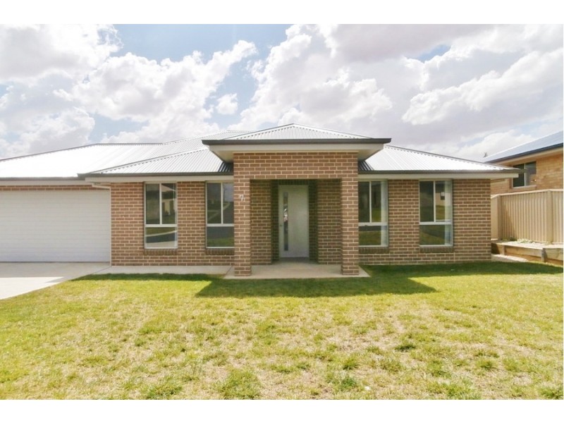 7 Mendel Drive, Bathurst NSW 2795