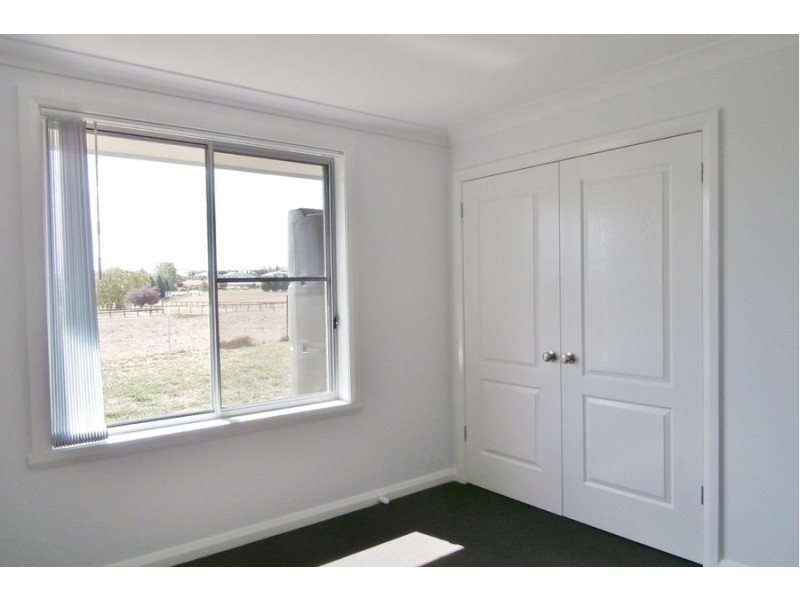 7 Mendel Drive, Bathurst NSW 2795