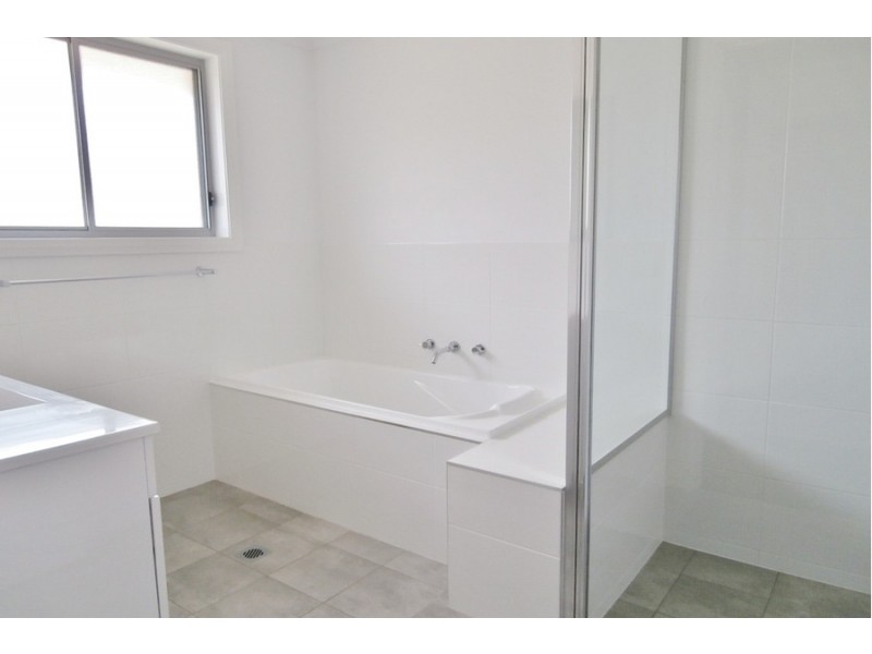 7 Mendel Drive, Bathurst NSW 2795