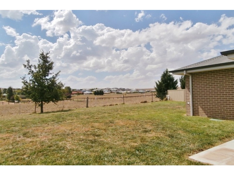 7 Mendel Drive, Bathurst NSW 2795