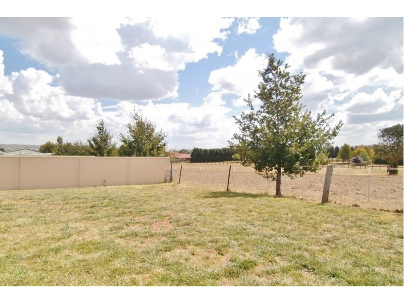7 Mendel Drive, Bathurst NSW 2795