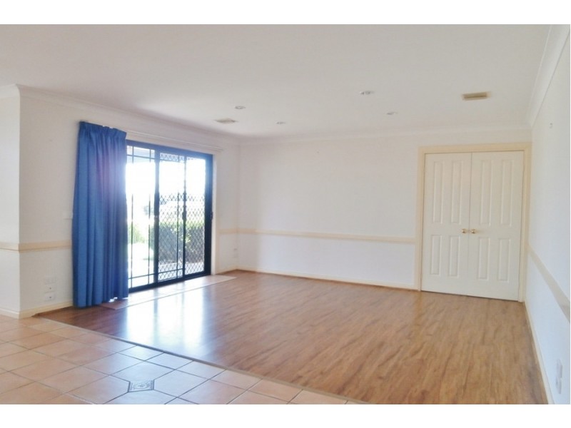4 Lindens Close, Bathurst NSW 2795