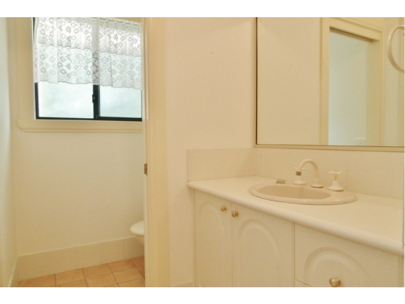 4 Lindens Close, Bathurst NSW 2795