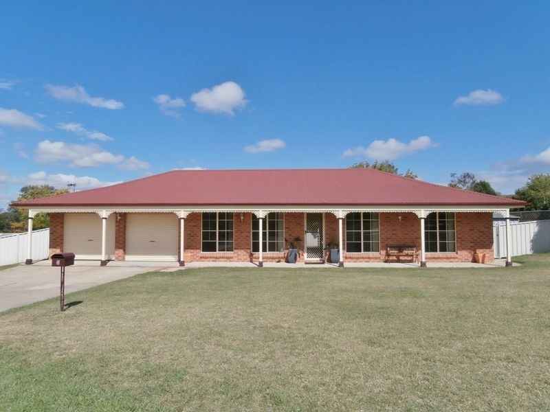 6 Wray Place, Bathurst NSW 2795