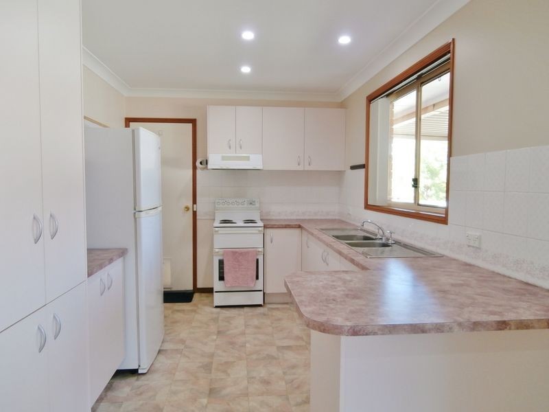 6 Wray Place, Bathurst NSW 2795