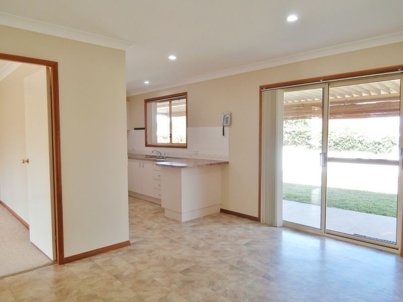 6 Wray Place, Bathurst NSW 2795