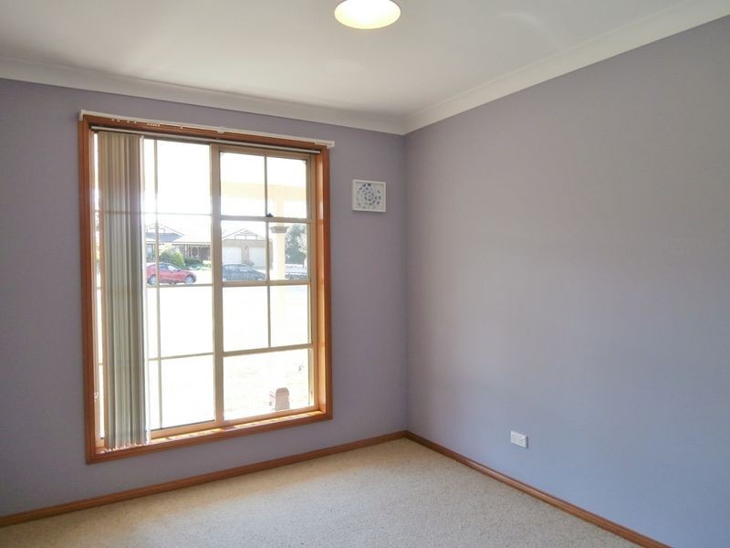 6 Wray Place, Bathurst NSW 2795