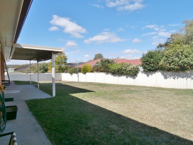 6 Wray Place, Bathurst NSW 2795