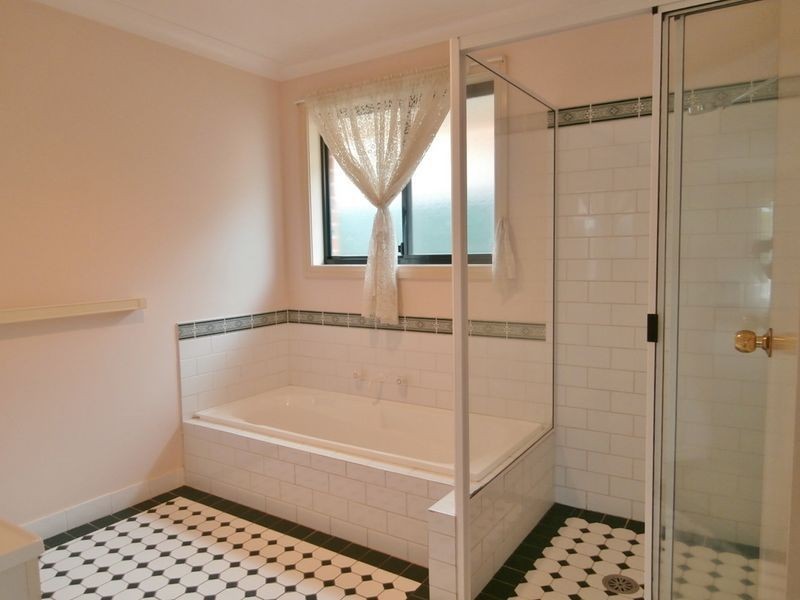 6 Sundown Drive, Bathurst NSW 2795